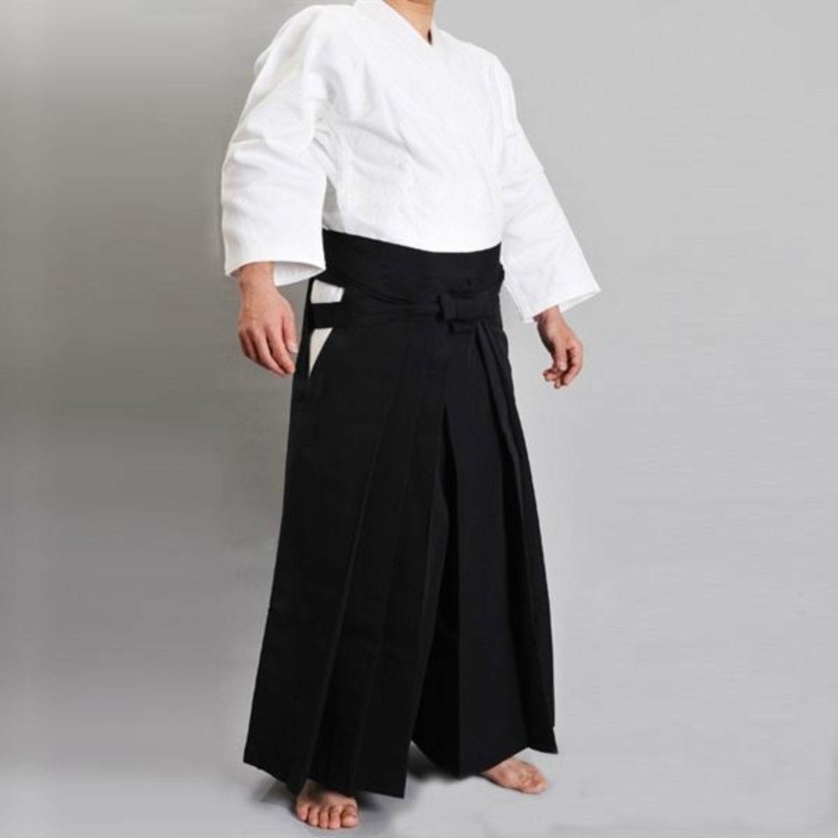 Thiết kế quần của mẫu võ phục aikido