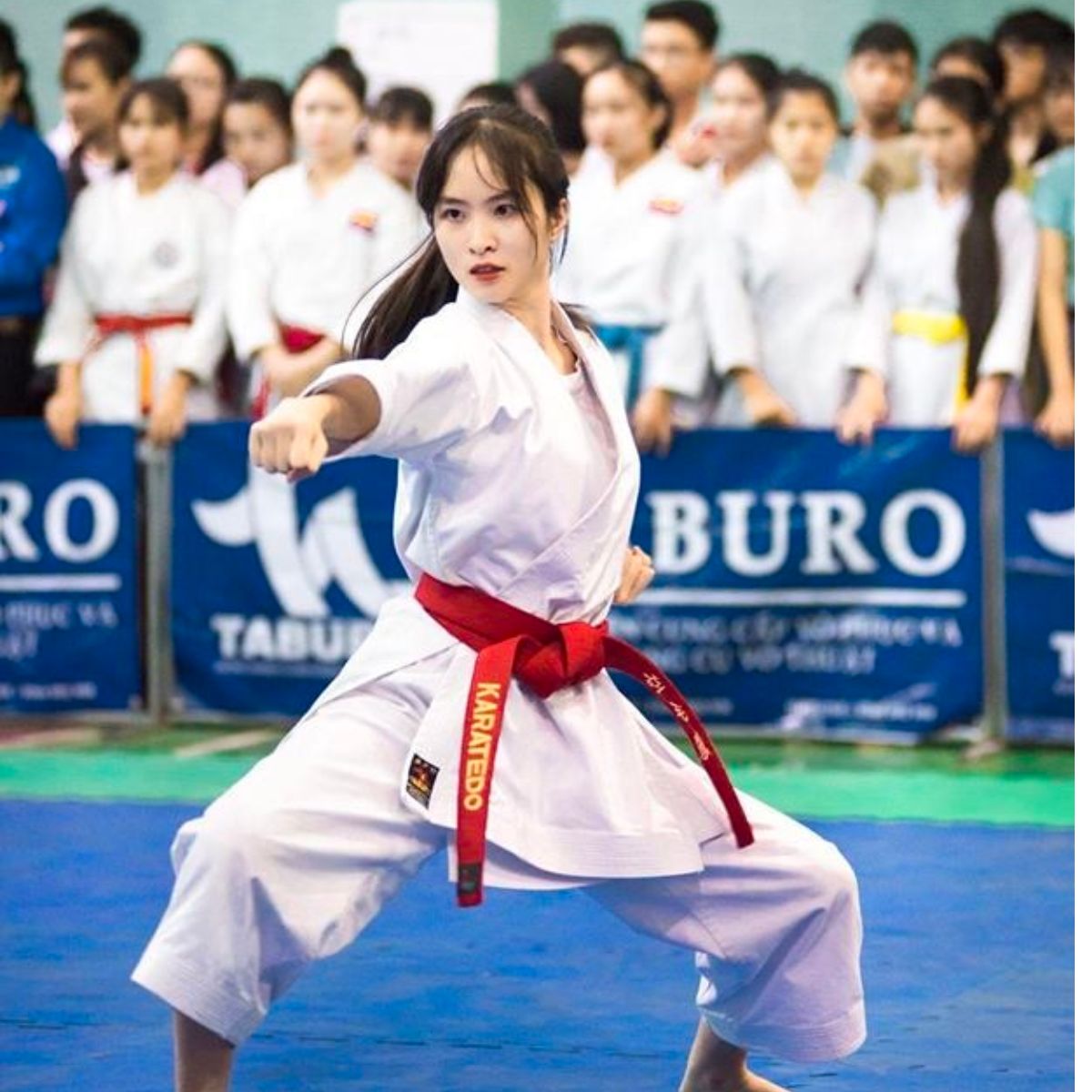 Phân loại và biểu thị trình độ qua võ phục đồng phục karate