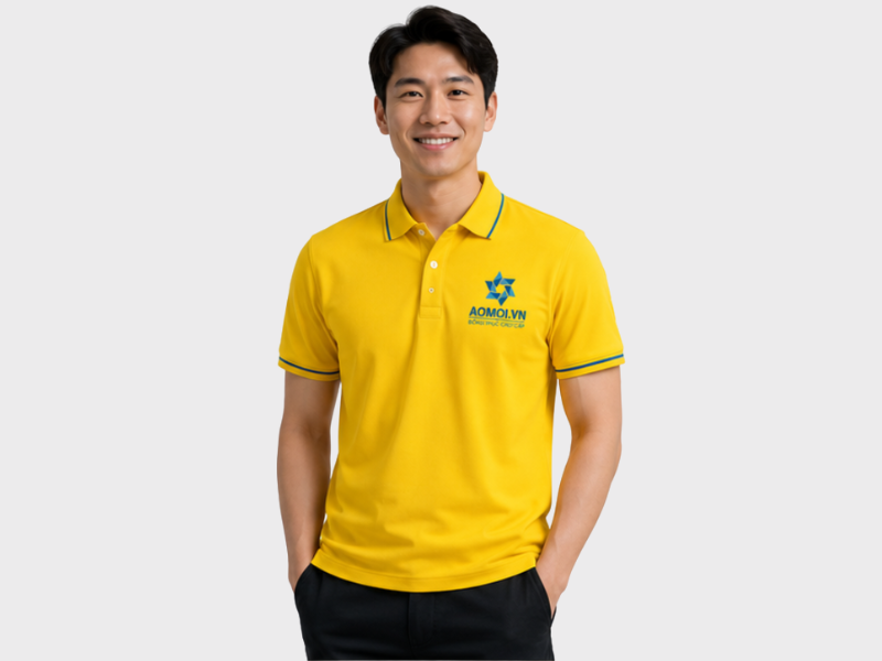 Mẫu Áo Phông Đồng Phục Màu Vàng Năng Động Và Trẻ Trung là lựa chọn lý tưởng dành cho doanh nghiệp, đội nhóm, câu lạc bộ và tổ chức muốn tạo nên hình ảnh nổi bật, tích cực và đầy sức sống.