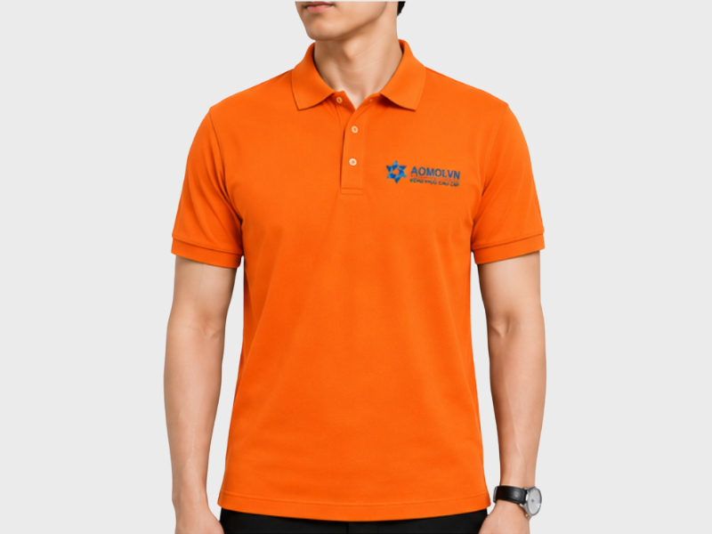 Mẫu Áo Phông Đồng Phục Màu Cam Sáng Tạo Và Khơi Nguồn Cảm Hứng là lựa chọn hoàn hảo cho các doanh nghiệp, đội nhóm và tổ chức muốn xây dựng hình ảnh năng động, trẻ trung và đầy nhiệt huyết.